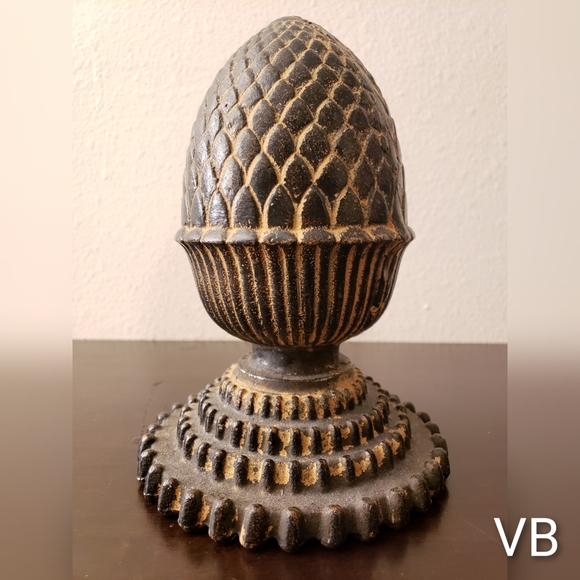 Decorative Finial Piece.